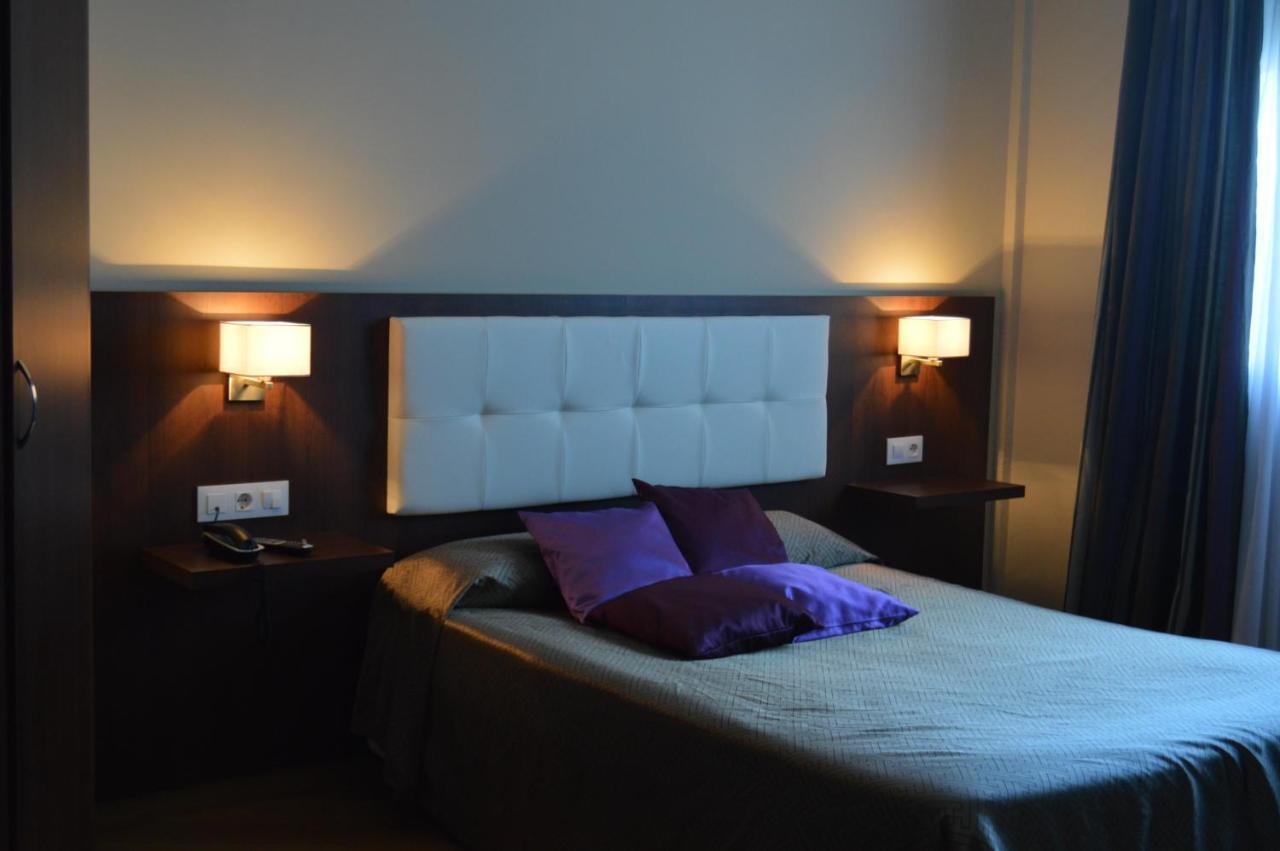 Hotel Pena Cruz Malpartida de Cáceres Dış mekan fotoğraf