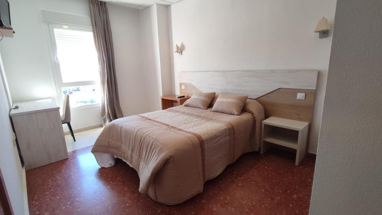 Hotel Pena Cruz Malpartida de Cáceres Dış mekan fotoğraf
