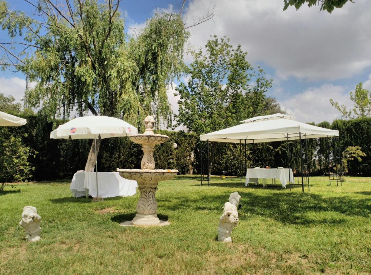 Hotel Pena Cruz Malpartida de Cáceres Dış mekan fotoğraf