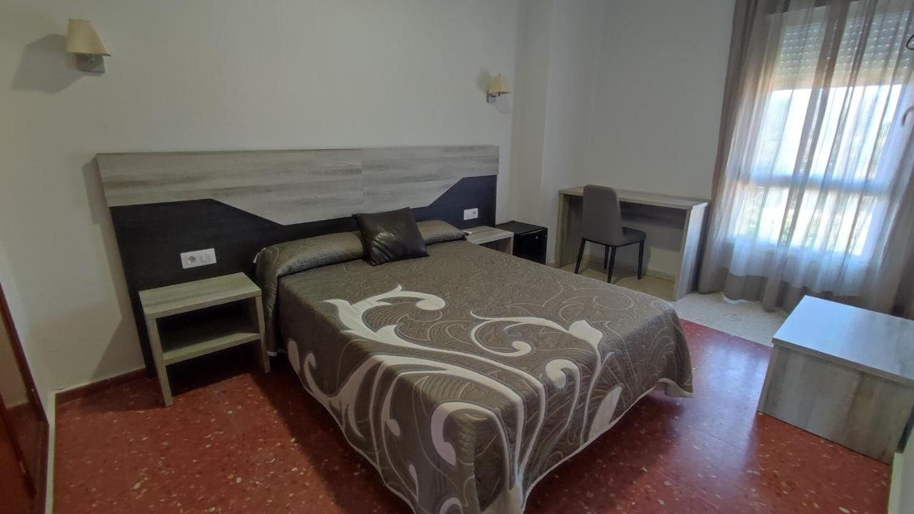 Hotel Pena Cruz Malpartida de Cáceres Dış mekan fotoğraf